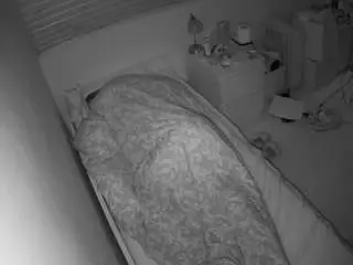 Camsoda Best Webcam of voyeurcam-julmodels-greybed-1