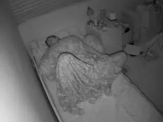 Camsoda Nude Webcam of voyeurcam-julmodels-greybed-1
