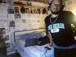 Camsoda Free Porn Cam of bigdikkpapii777