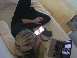 Camsoda Free Porn Cam of voyeurcam-julmodels-greybed-2