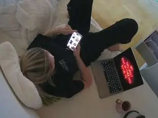 Camsoda Free Porn Cam of voyeurcam-julmodels-greybed-2