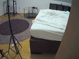 Camsoda Live Sex Cam of voyeurcam-julmodels-whitebed-6