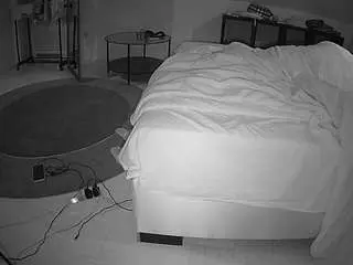 Camsoda Sex Chat of voyeurcam-julmodels-whitebed-6