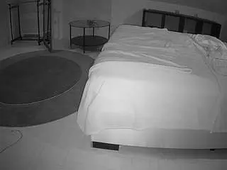 Camsoda Sex Cam of voyeurcam-julmodels-whitebed-6
