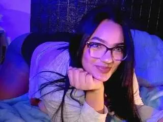 Camsoda Sex Cam of xvarelylegalx
