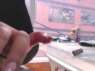 Camsoda Live Porn of hot-white-snows