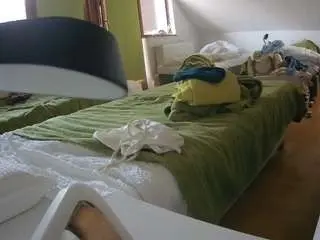 Camsoda Nude Webcam of voyeurcam-julmodels-bed-2