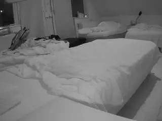 Camsoda Free Porn Cam of voyeurcam-julmodels-bed-2