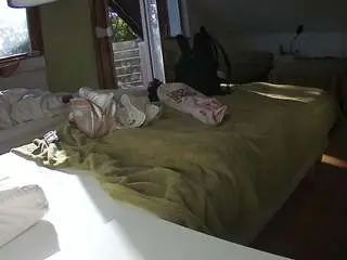 Camsoda Sex Cam of voyeurcam-julmodels-bed-2