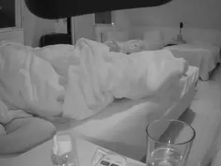 Camsoda Adult Webcam of voyeurcam-julmodels-bed-2