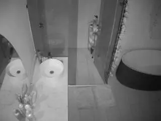 Camsoda Nude Webcam of voyeurcam-casa-salsa-bathroom-6