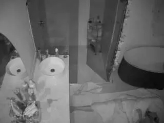 Camsoda Free Porn Cam of voyeurcam-casa-salsa-bathroom-6
