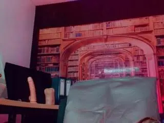 Camsoda Free Porn Cam of emeli-roushot