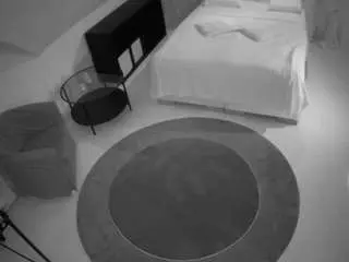 Camsoda Live Sex of voyeurcam-julmodels-whitebed-1
