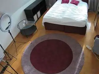 Camsoda Live Sex Cam of voyeurcam-julmodels-whitebed-1