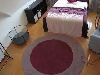 Camsoda Free Porn Cam of voyeurcam-julmodels-whitebed-1