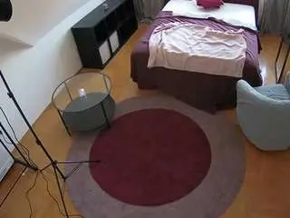 Camsoda Live Sex Cam of voyeurcam-julmodels-whitebed-1