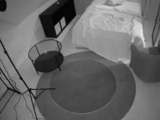 Camsoda Live Sex of voyeurcam-julmodels-whitebed-1