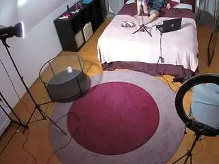 Camsoda Free Live Porn of voyeurcam-julmodels-whitebed-1