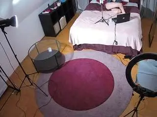 Camsoda Sex Cam of voyeurcam-julmodels-whitebed-1