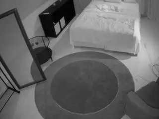 Camsoda Live Sex of voyeurcam-julmodels-whitebed-1