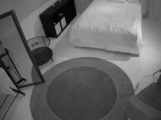 Camsoda Live Sex Cam of voyeurcam-julmodels-whitebed-1