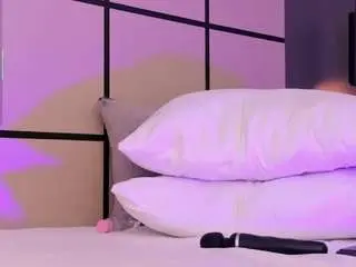 Camsoda Nude Webcam of mia-collins96