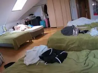 Camsoda Free Porn Cam of voyeurcam-julmodels-bed-3