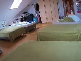 Camsoda Sex Chat of voyeurcam-julmodels-bed-3