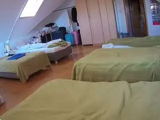 Camsoda Live Sex Cam of voyeurcam-julmodels-bed-3