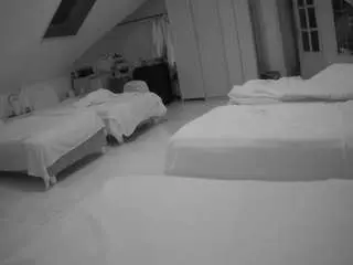Camsoda Live Sex of voyeurcam-julmodels-bed-3