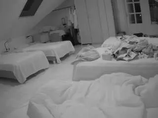 Camsoda Best Webcam of voyeurcam-julmodels-bed-3