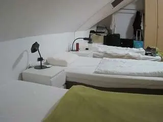 Camsoda Adult Webcams of voyeurcam-julmodels-bed-4