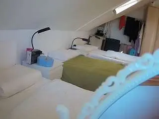 Camsoda Live Sex Cam of voyeurcam-julmodels-bed-4