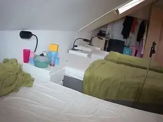 Camsoda Watch Live Sex Cams of voyeurcam-julmodels-bed-4