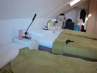 Camsoda Live Sex Cam of voyeurcam-julmodels-bed-4