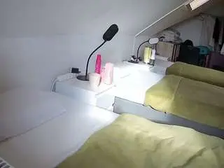 Camsoda Free Porn Cam of voyeurcam-julmodels-bed-4