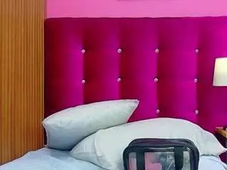 Camsoda Sex Cam of petitelittleebonyy