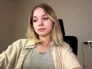 Camsoda Free Live Porn of twannasanchec