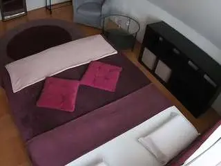 Camsoda Sex Chat of voyeurcam-julmodels-whitebed-2