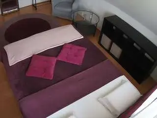 Camsoda Sex Cam of voyeurcam-julmodels-whitebed-2