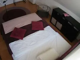 Camsoda Free Live Porn of voyeurcam-julmodels-whitebed-2