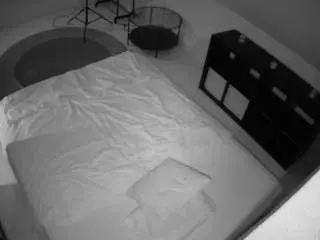 Camsoda Watch Live Sex Cams of voyeurcam-julmodels-whitebed-2