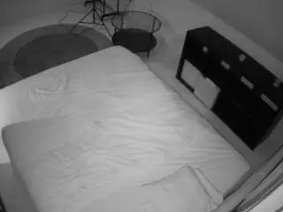 Camsoda Private Sex Chat of voyeurcam-julmodels-whitebed-2