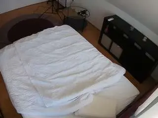 Camsoda Sex Cam of voyeurcam-julmodels-whitebed-2
