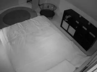 Camsoda Live Porn of voyeurcam-julmodels-whitebed-2