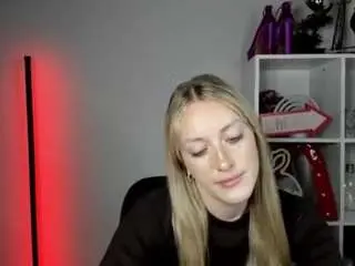 Camsoda Adult Webcams of evelynblond