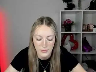 Camsoda Sex Cam of evelynblond