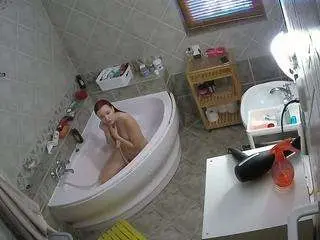 Camsoda Free Porn Cam of voyeurcam-julmodels-bath-1st-2