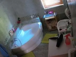 Camsoda Private Sex Chat of voyeurcam-julmodels-bath-1st-2